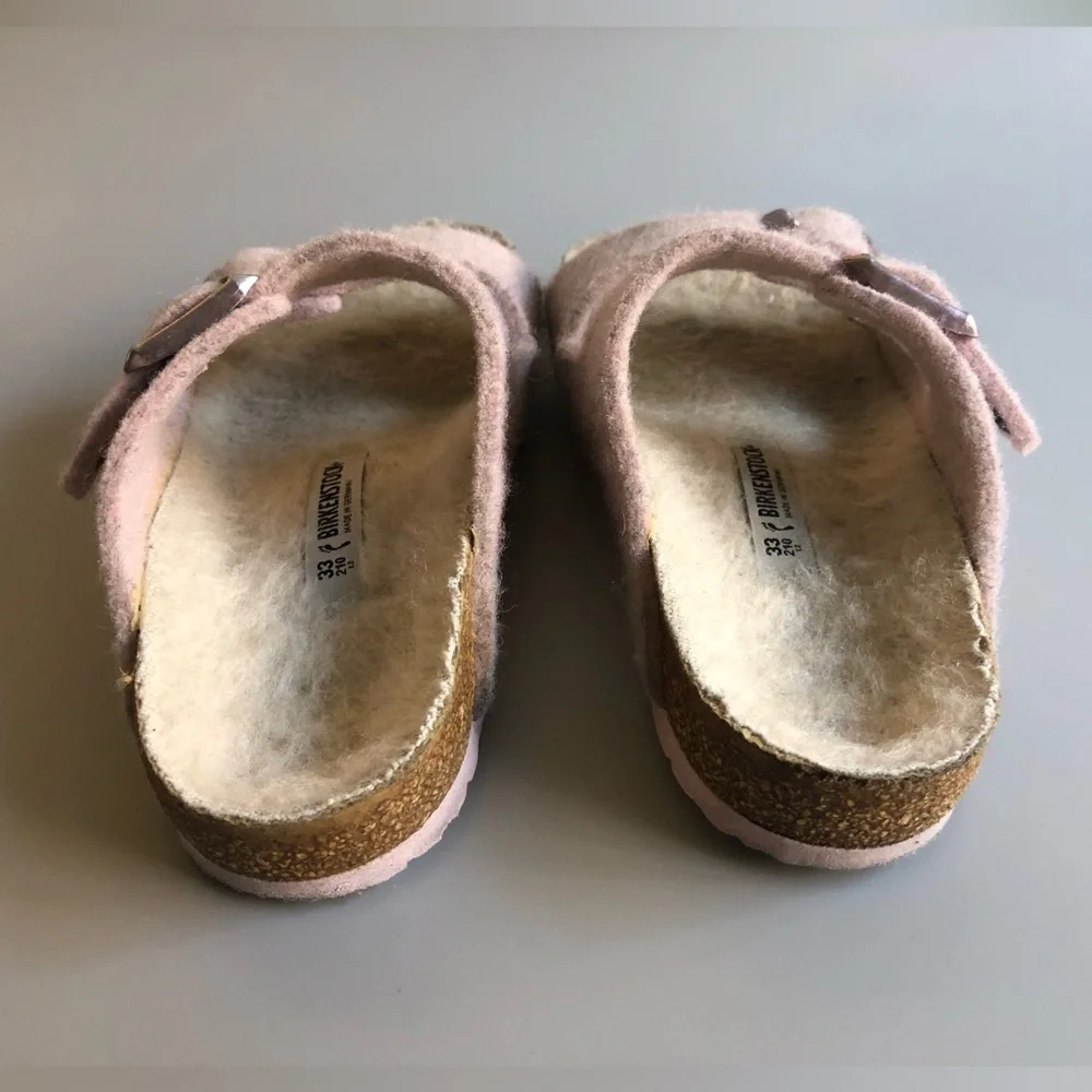 Birkenstock girl arizona